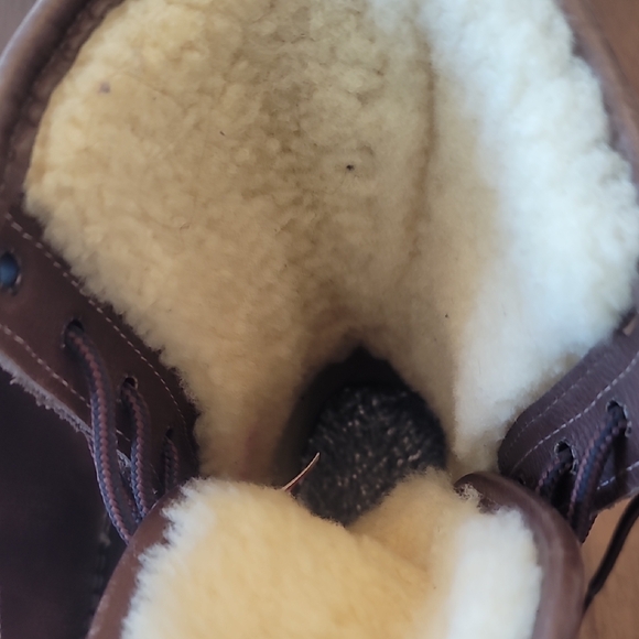 L.L. Bean Shearling Lined Insulated Boots - Picture 11 of 11